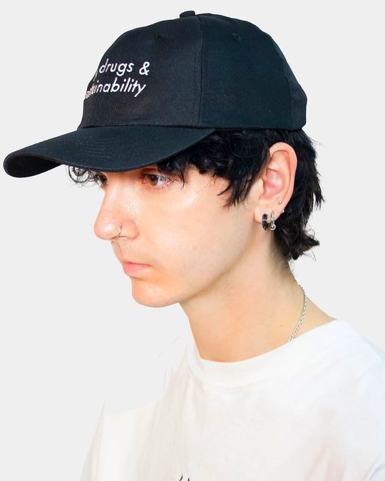 SEX, DRUGS & SUSTAINABILITY RECYCLED CAP BLACK
