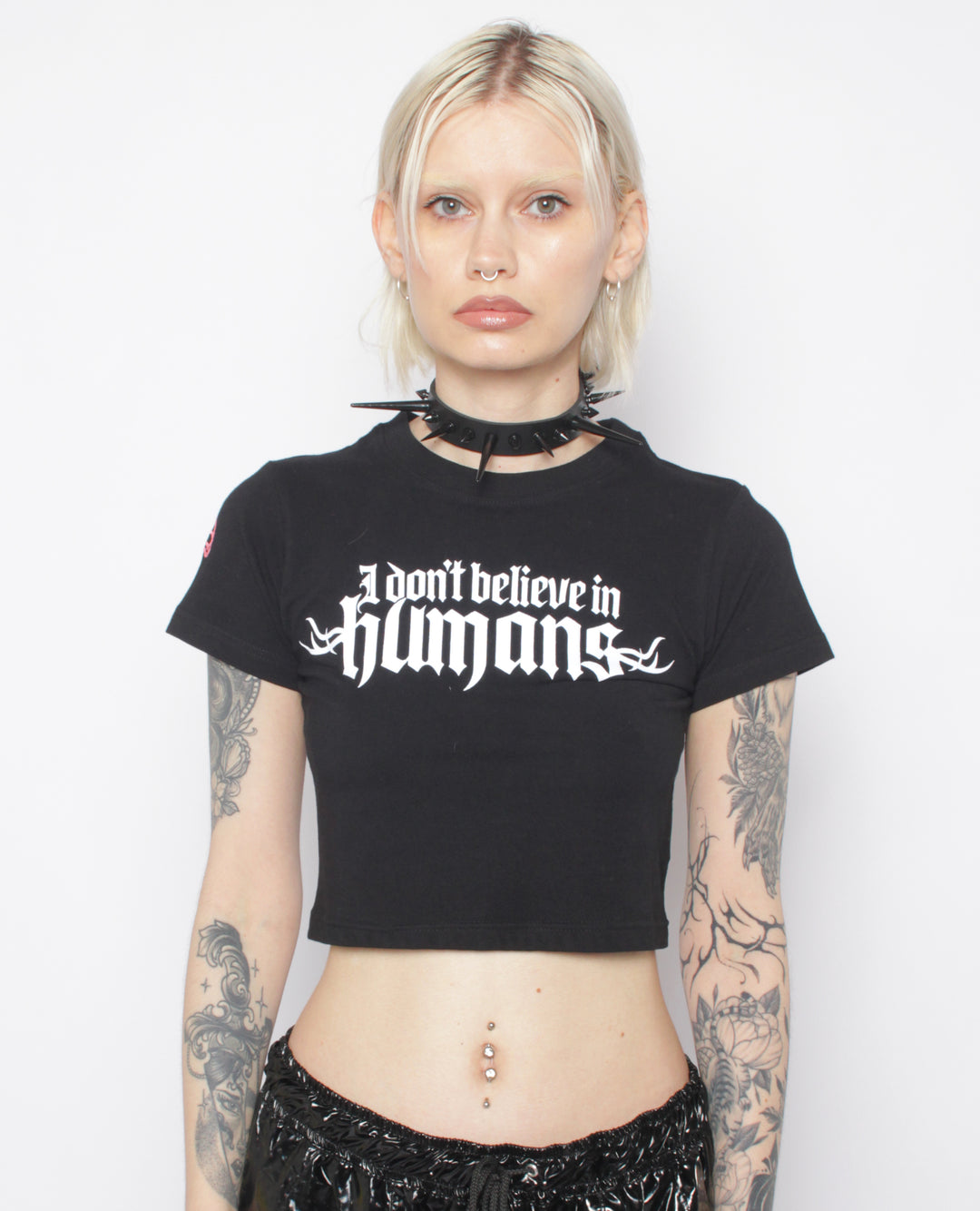 I DONT BELIEVE IN HUMANS CROP TEE