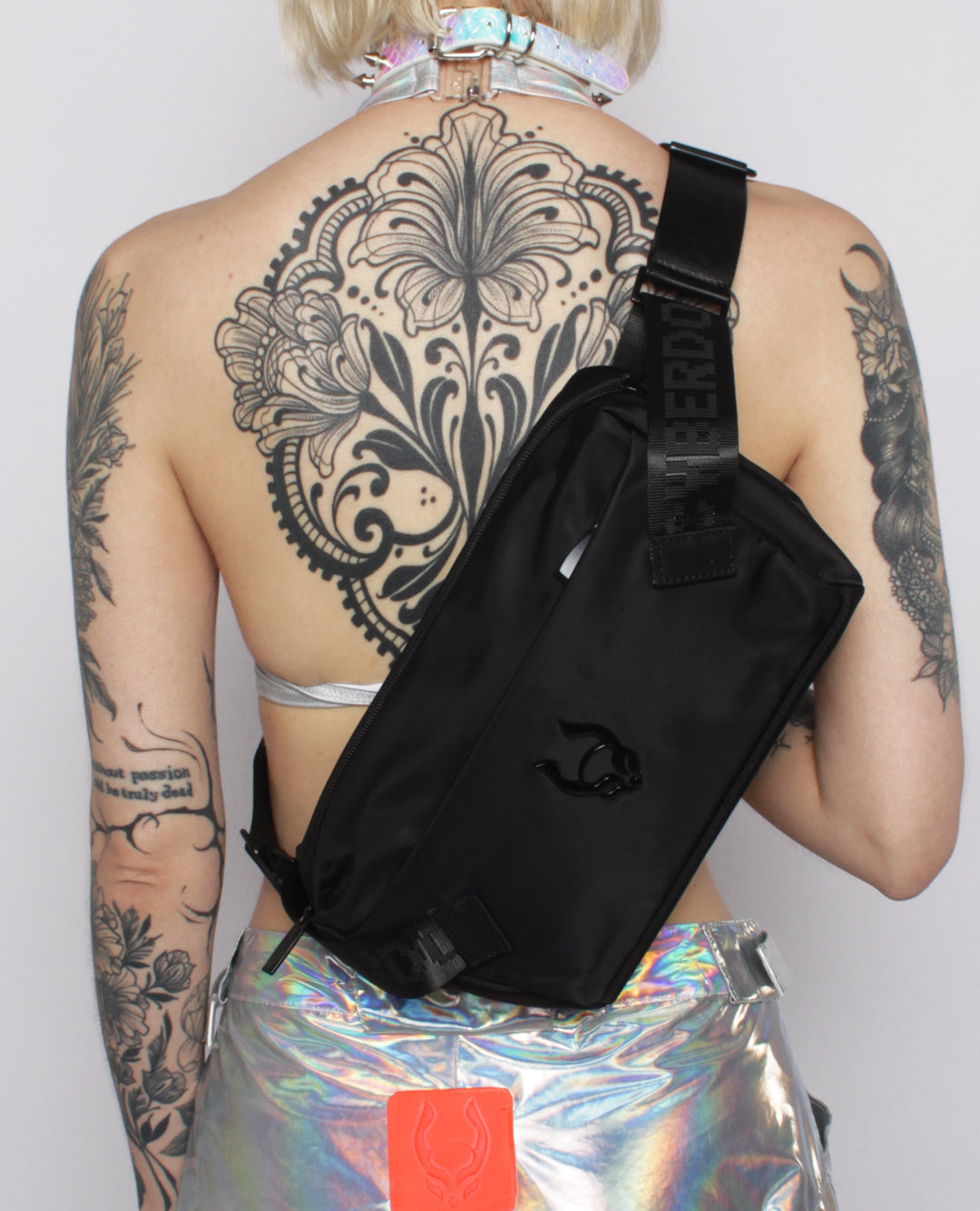 LOGO SLING BAG