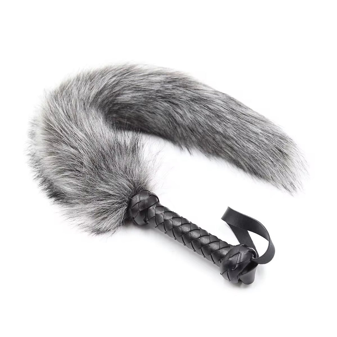 FUR TAIL WHIP