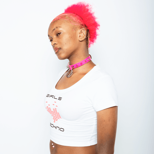 GIRLS LOVE TECHNO CROP TEE