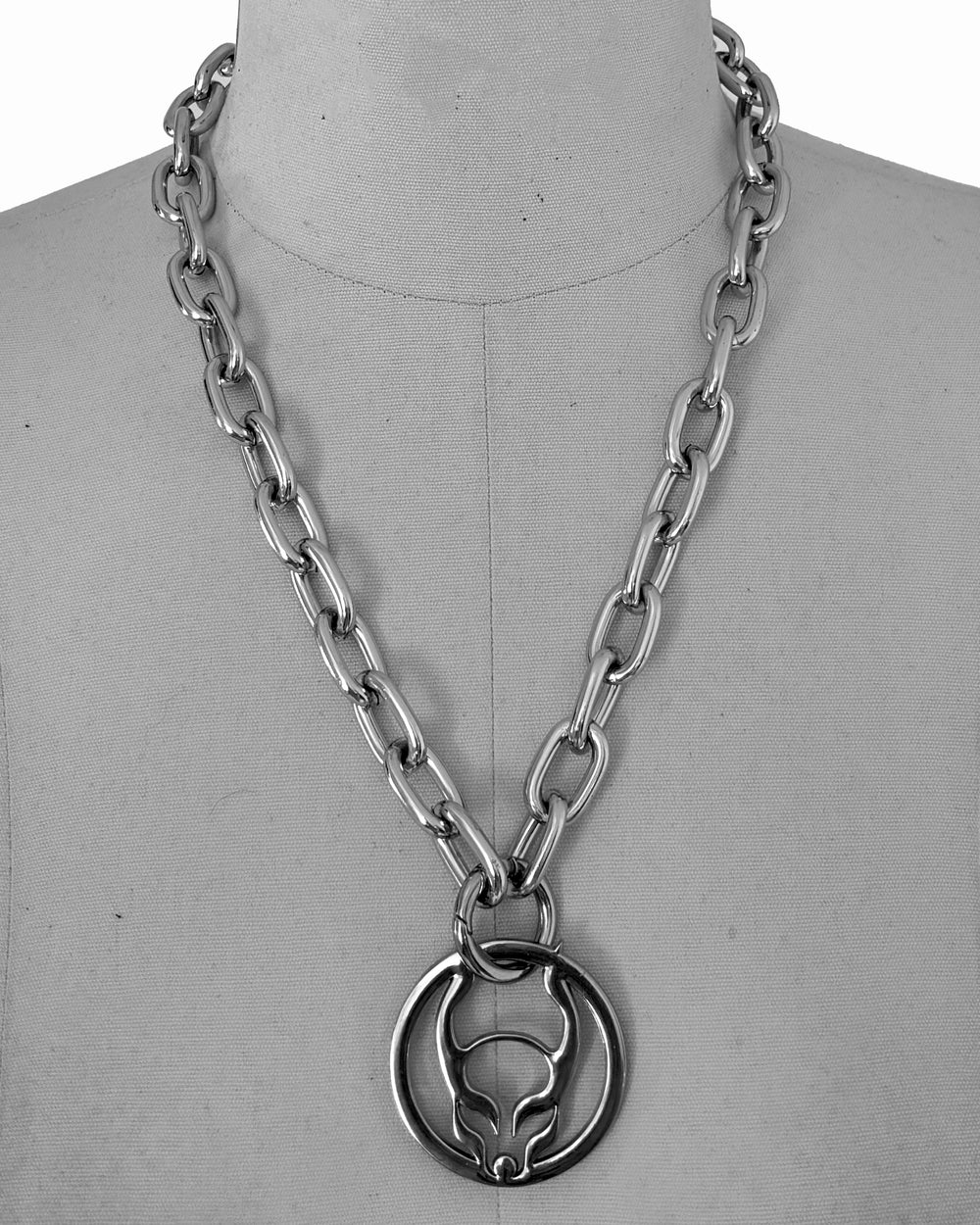 CHAIN LOGO COLLAR