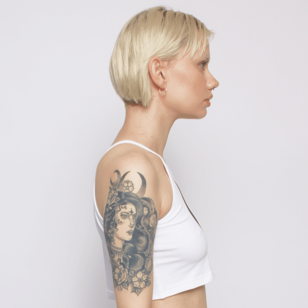 INVASION TANK CROP TOP WHITE