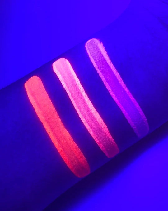 WET EYELINERS - STRAWBERRY CHEESECAKE (UV PINK) - GLISTEN COSMETICS