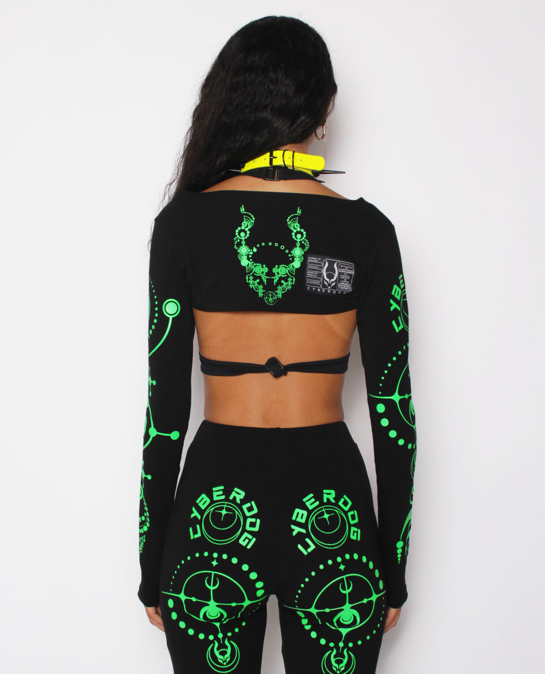 CROP L/S TOP ARRIVAL