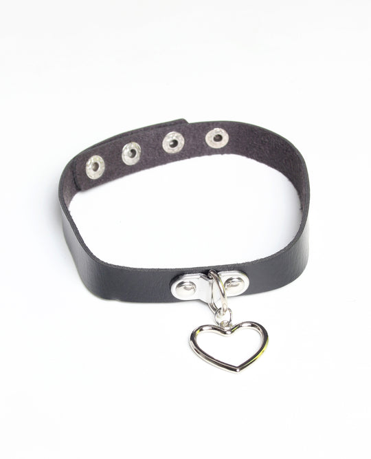 HEART CHARM COLLAR