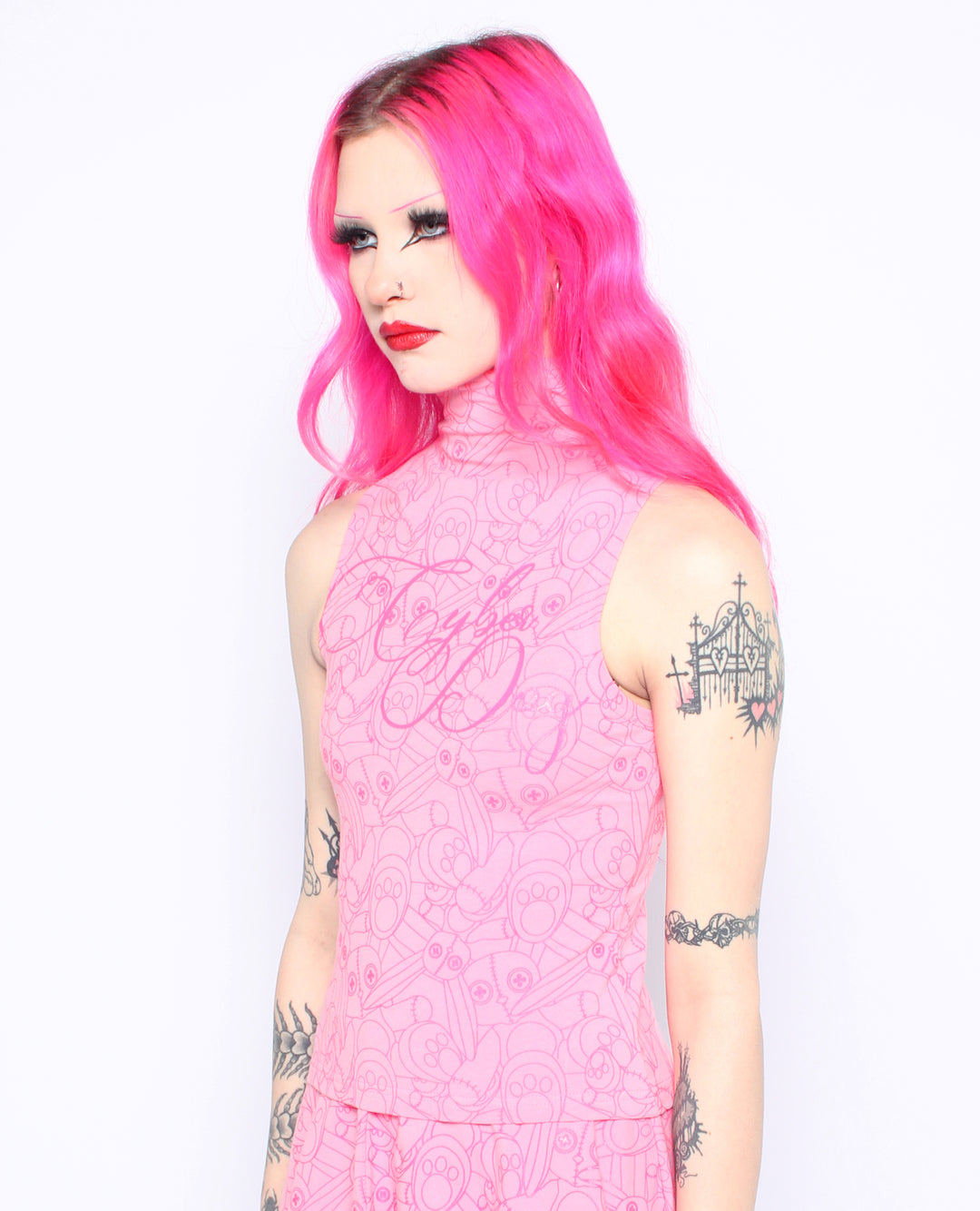 HIGH NECK VEST BUNNY BUSINESS