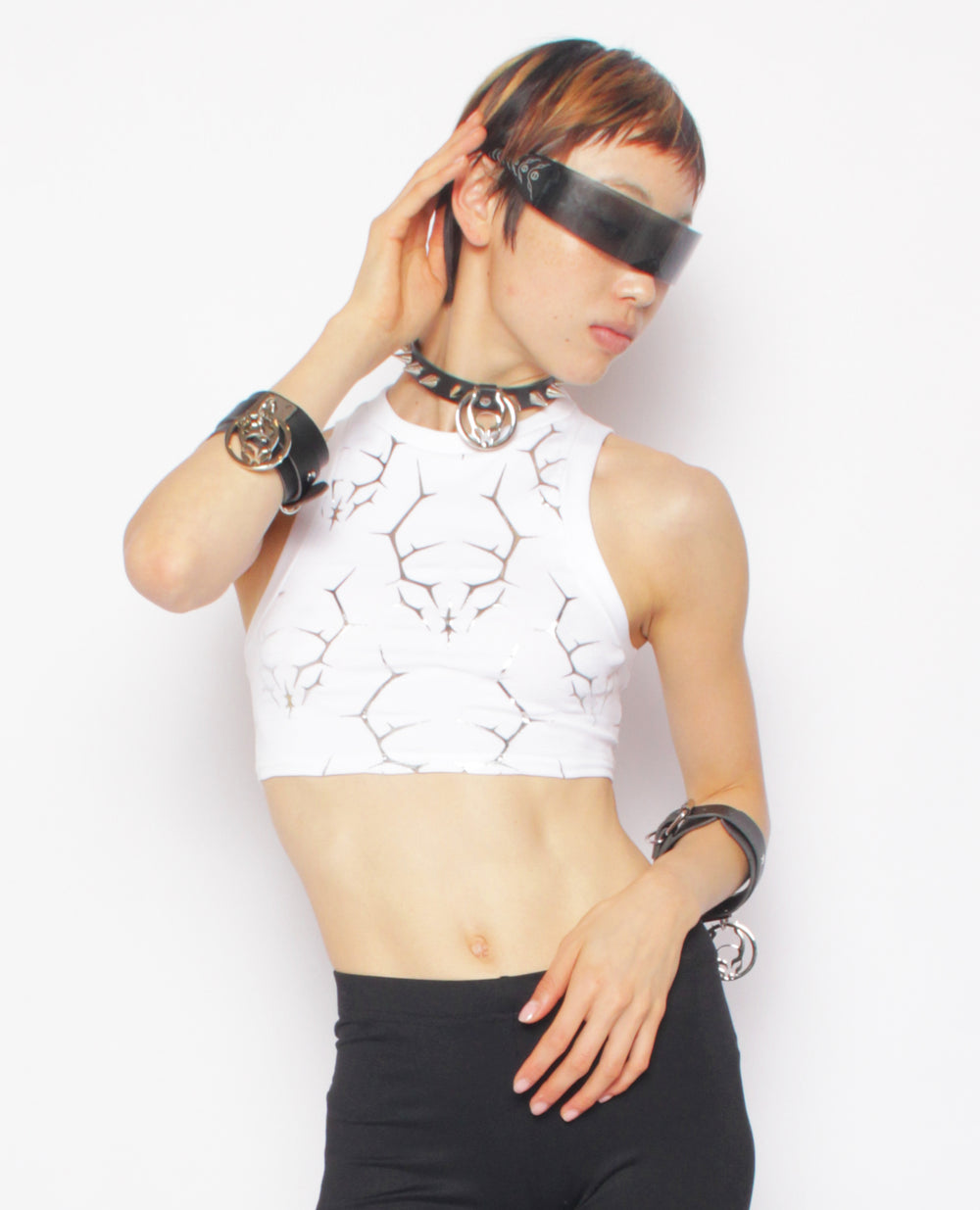 SUPER CROP VEST THORNS LOGO