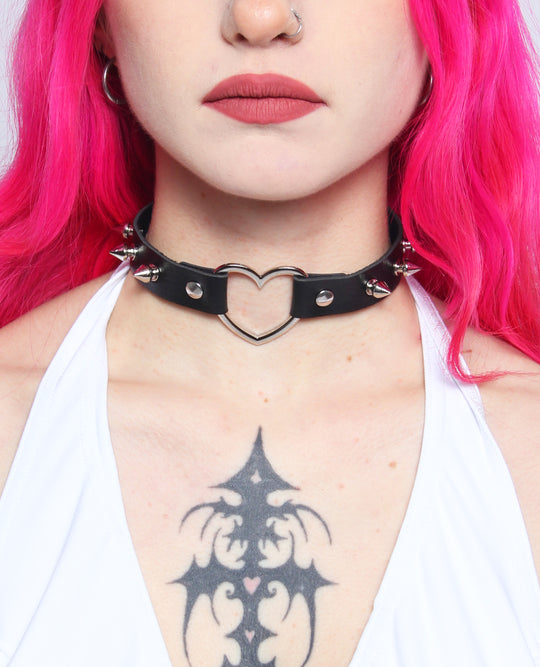HEART SPIKE COLLAR