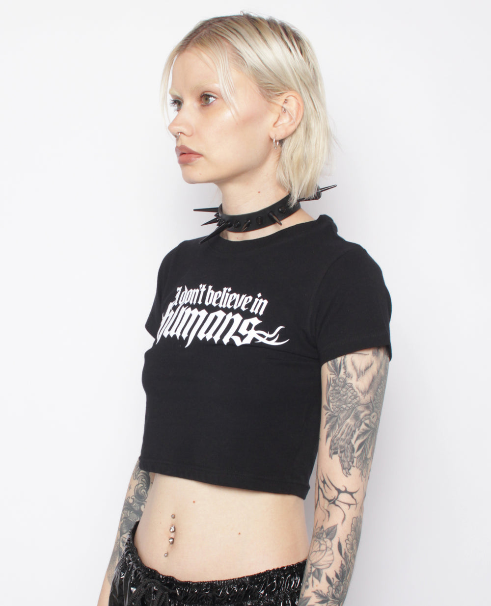 I DONT BELIEVE IN HUMANS CROP TEE