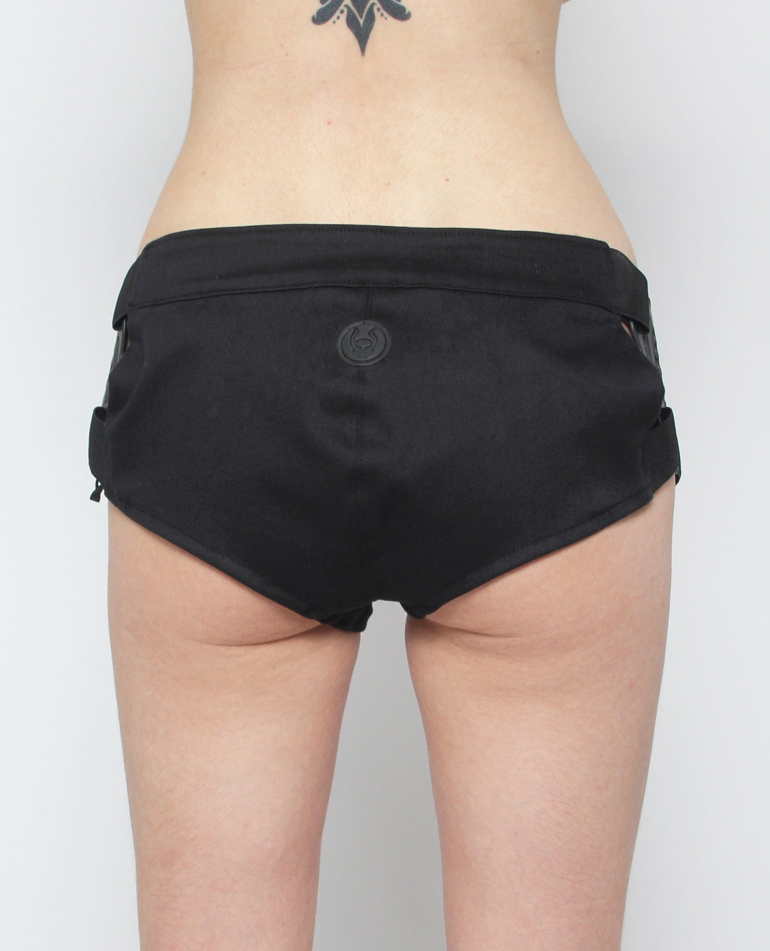 PARASITE SHORT