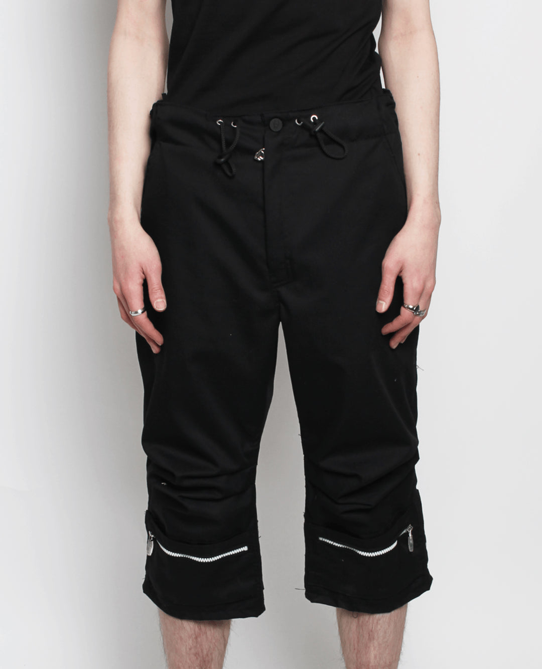 MULTI POCKET SHORTS BLACK