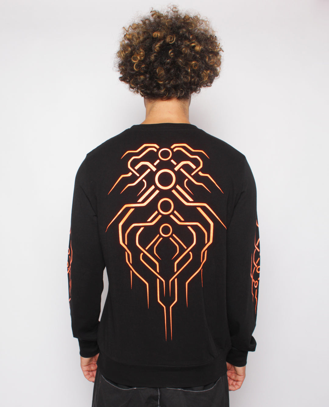 LOOSE FIT L/S TECH TRIBAL
