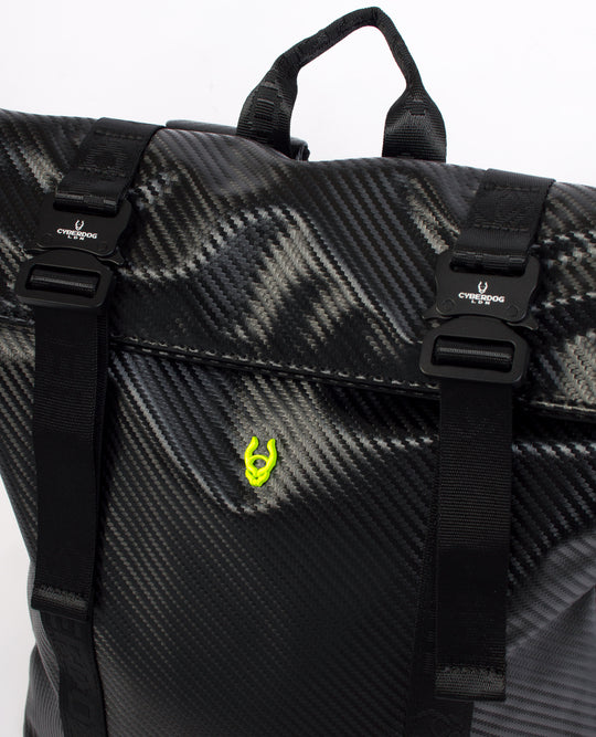 RIDER BACKPACK SMALL BLACK CARBON CLOSE UP