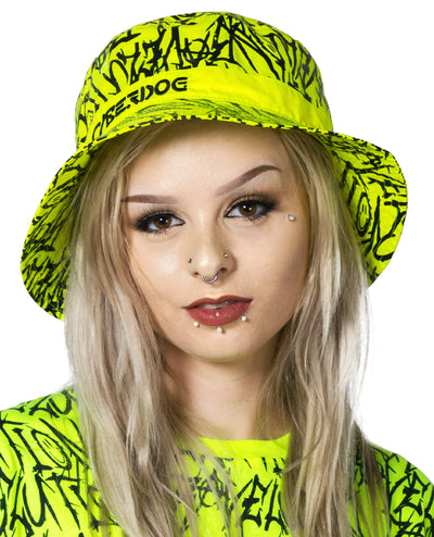 RAVELUTION BUCKET HAT.