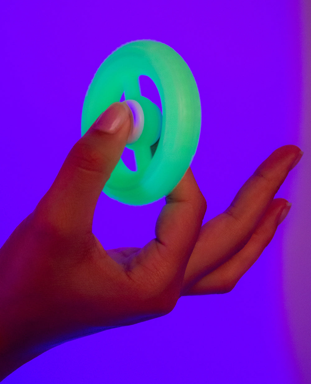 GLOW IN THE DARK SPINNER