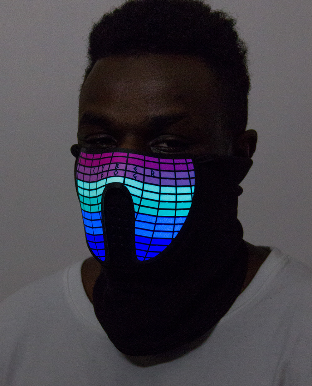 MULTICOLOUR RECHARGEABLE MASK.